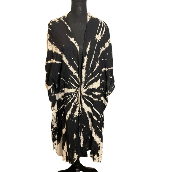 Japna Other - Japna Black and Cream Kimono with Tie-Dye Pattern